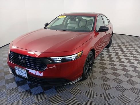 Certified 2025 Honda Accord SE image 3