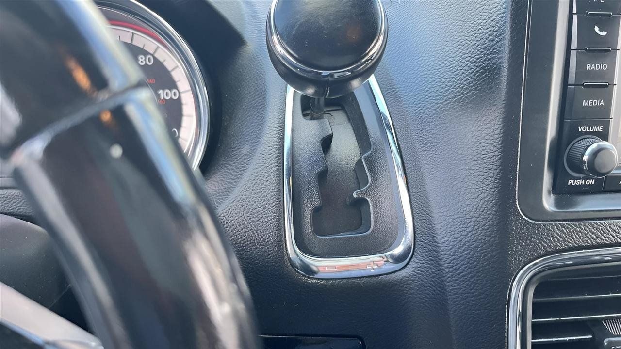 Used 2020 Dodge Grand Caravan SXT FWD image 29