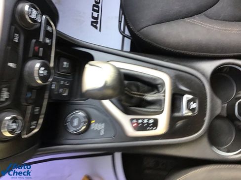 Used 2017 Jeep Cherokee Sport w/ Safety Group image 40