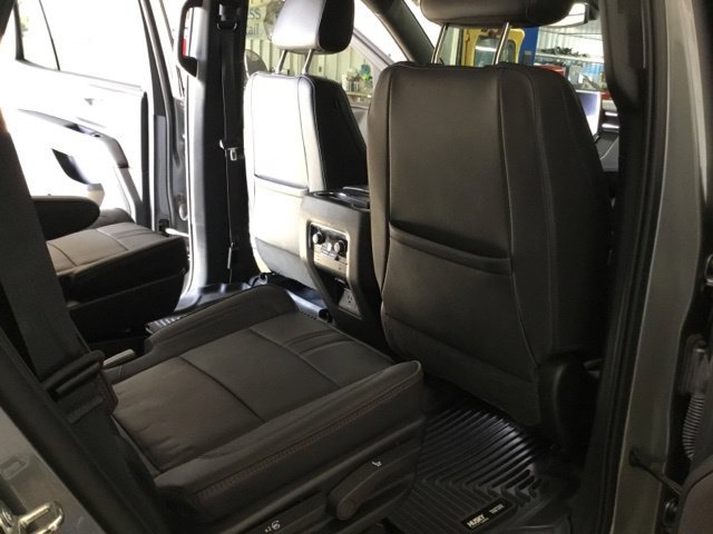 Used 2022 Chevrolet Tahoe RST w/ Luxury Package AWD/4WD image 46