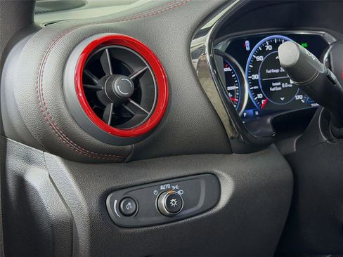 Used 2021 Chevrolet Blazer RS w/ Enhanced Convenience Package AWD/4WD image 17