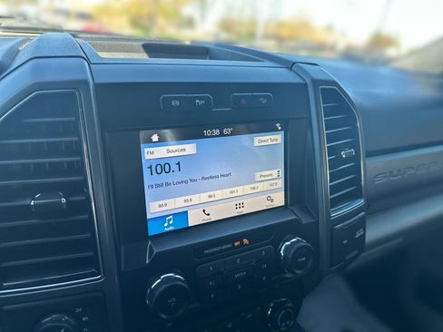 Used 2019 Ford F350 XLT w/ XLT Premium Package AWD/4WD image 12