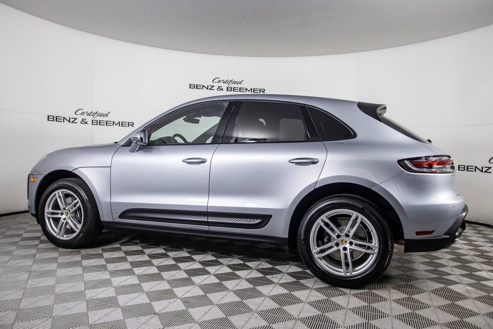 Used 2025 Porsche Macan Turbo AWD/4WD image 11