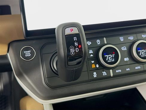 Used 2026 Land Rover Defender 110 X-Dynamic SE AWD/4WD image 19