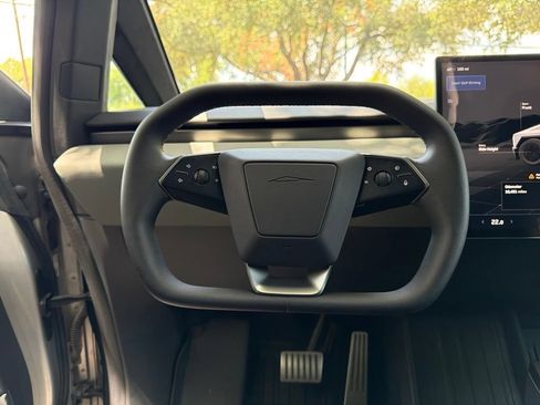 Used 2025 Tesla Cybertruck AWD Crew Cab image 15