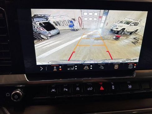 Used 2024 GMC Sierra 1500 SLT w/ SLT Convenience Package image 15