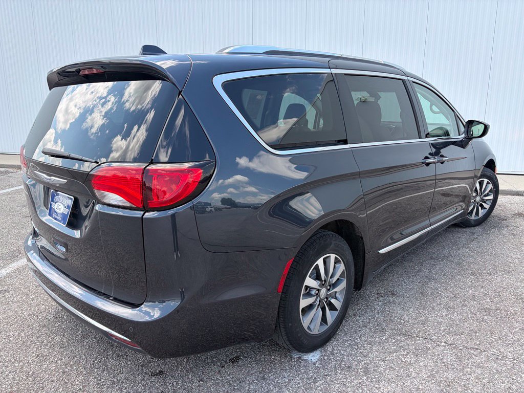 Used 2020 Chrysler Pacifica Touring-L Plus FWD image 7