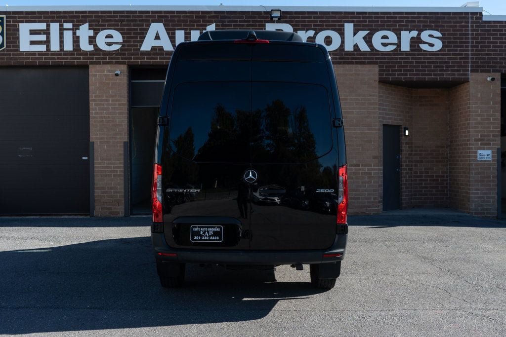 Used 2025 Mercedes-Benz Sprinter 2500 image 3