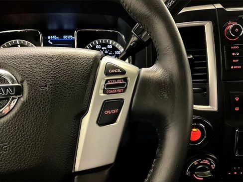 Used 2019 Nissan Titan SV w/ SV Convenience Package image 13