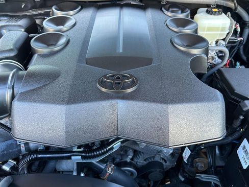 Used 2020 Toyota 4Runner SR5 Premium image 30