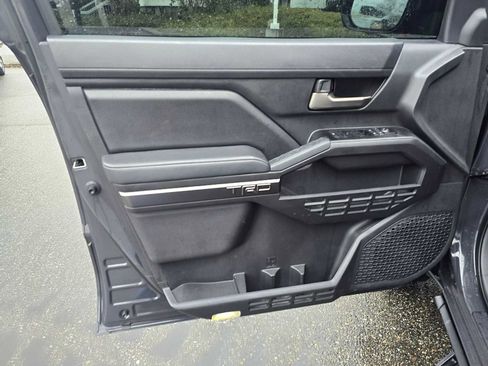 Used 2025 Toyota Tacoma TRD Off-Road image 25