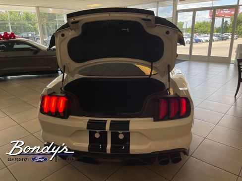 Used 2021 Ford Mustang Shelby GT500 w/ Technology Package RWD image 14