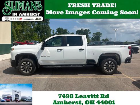 Used 2022 Chevrolet Silverado 2500 Custom w/ Custom Value Package AWD/4WD image 1