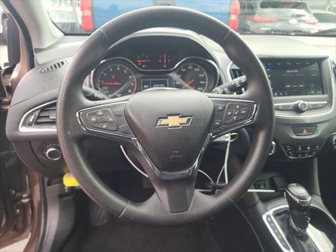 Used 2019 Chevrolet Cruze LS w/ LS Convenience Package FWD image 9