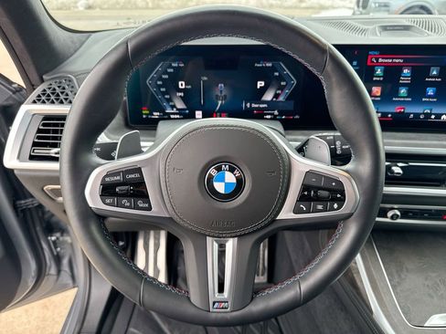 Used 2025 BMW X7 M60i image 37