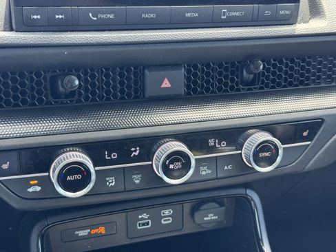 Used 2025 Honda CR-V EX image 18