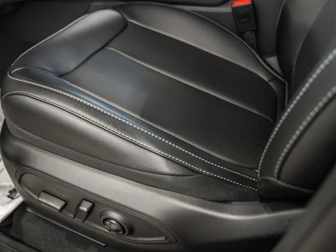 New 2025 Jeep Grand Cherokee L Limited w/ Luxury Tech Group II image 36