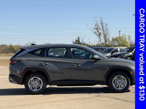 New 2026 Hyundai Tucson SE image 3