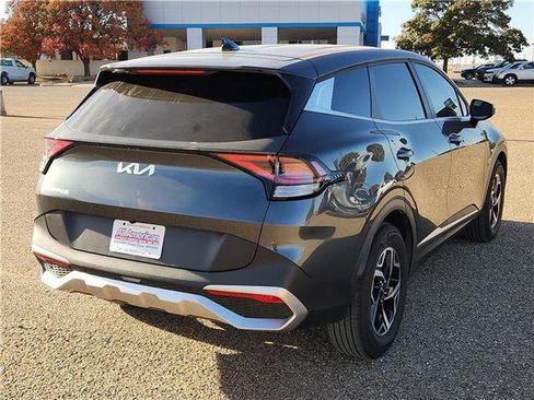 Used 2025 Kia Sportage LX image 4
