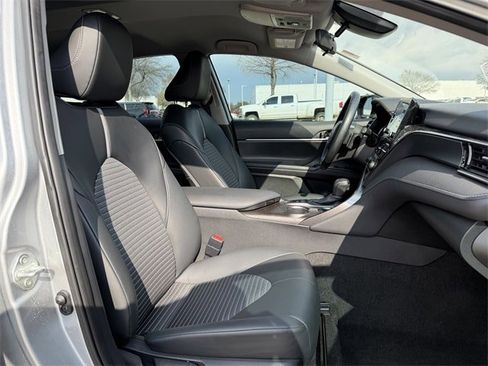 Used 2022 Toyota Camry SE image 27