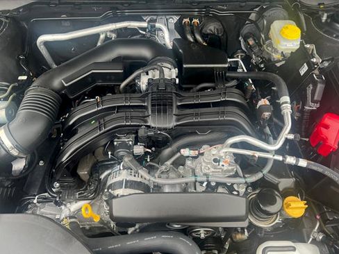 Certified 2025 Subaru Outback Premium AWD/4WD image 8