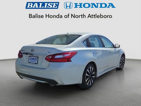 Used 2016 Nissan Altima 2.5 SV w/ Convenience Package FWD image 4