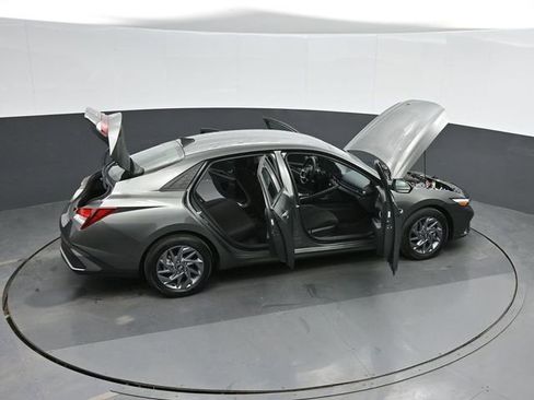 Used 2024 Hyundai Elantra SEL image 47