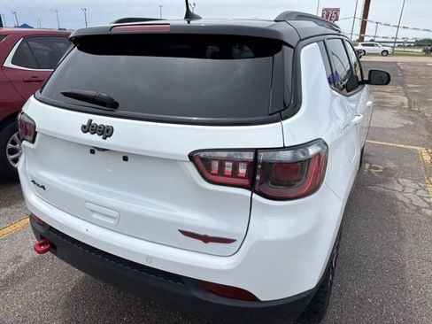 Used 2025 Jeep Compass Trailhawk AWD/4WD image 11