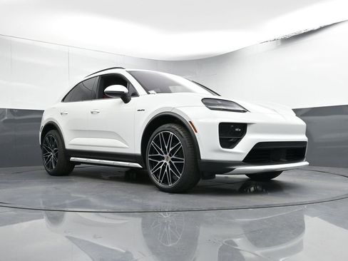 New 2024 Porsche Macan 4 Electric AWD/4WD image 29