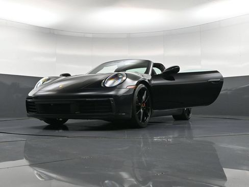 Certified 2024 Porsche 911 Targa 4S AWD/4WD image 37