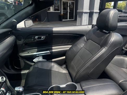 Used 2022 Ford Mustang GT Premium RWD image 16