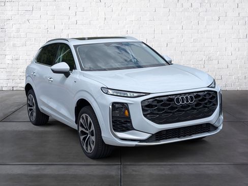 New 2026 Audi Q3 quattro 2.0T AWD/4WD image 1