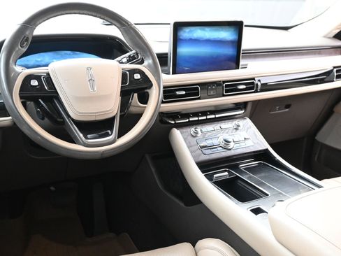 Used 2022 Lincoln Aviator Reserve w/ Equipment Group 201A image 8