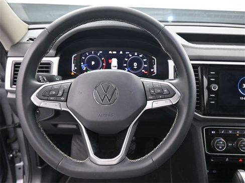 Used 2022 Volkswagen Atlas SE image 32
