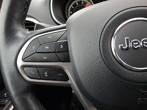 Used 2019 Jeep Cherokee Limited w/ Technology Group image 21