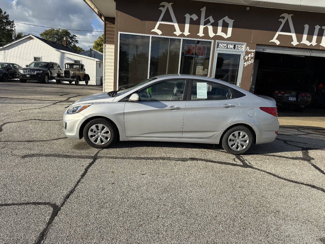 Used 2017 Hyundai Accent SE FWD image 6
