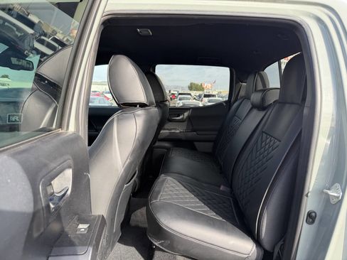 Used 2022 Toyota Tacoma 4x4 Double Cab image 24