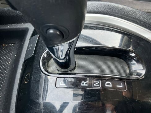 Used 2015 Nissan Rogue S image 25