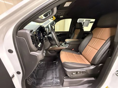 Certified 2024 Chevrolet Silverado 2500 High Country AWD/4WD image 32