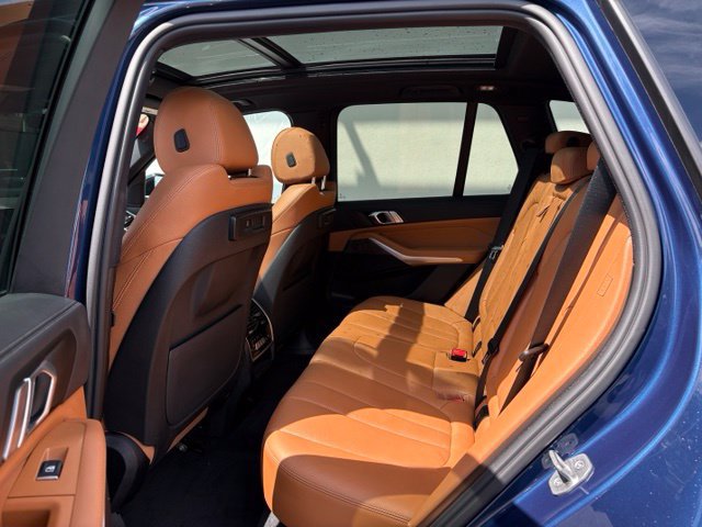 Certified 2022 BMW X5 xDrive40i w/ Premium Package AWD/4WD image 11