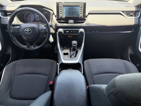 Used 2019 Toyota RAV4 LE FWD image 20