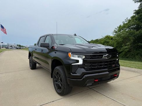 New 2026 Chevrolet Silverado 1500 LT Trail Boss w/ Convenience Package II AWD/4WD image 1