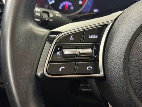 Used 2021 Kia Seltos SX w/ SX Sunroof Package AWD/4WD image 16