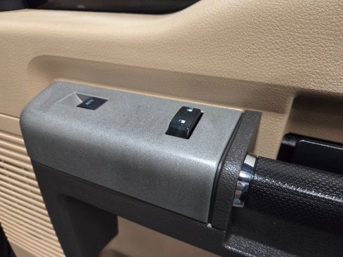 Used 2014 Ford F250 Lariat w/ Lariat Ultimate Package AWD/4WD image 40