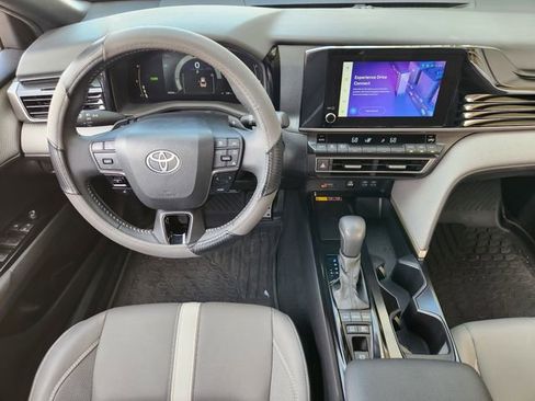 Used 2025 Toyota Camry SE w/ Convenience Package FWD image 27
