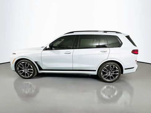 Used 2024 BMW X7 xDrive40i w/ M Sport Package AWD/4WD image 8