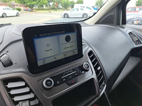 Used 2019 Ford Transit Connect XLT image 10