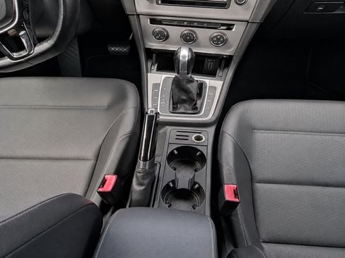 Used 2015 Volkswagen Golf S FWD image 14