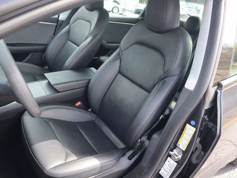 Used 2024 Tesla Model 3 Standard Range image 2