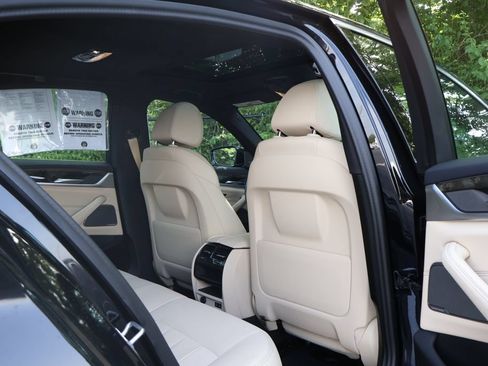 Used 2023 BMW 530i w/ Premium Package RWD image 50